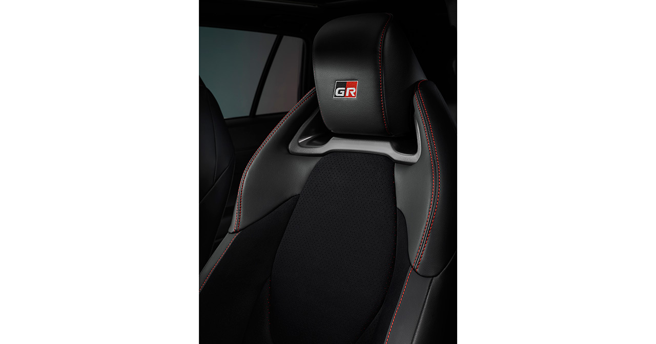 Sporty styling af Toyota Corolla Cross GR Sport Sporty styling af Toyota Corolla Cross GR Sport